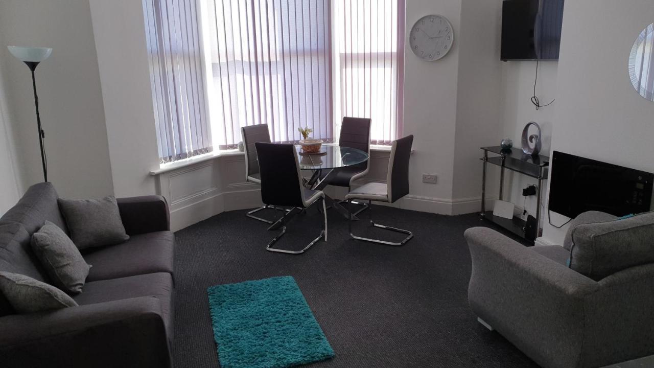 Coast Accommodation Station Road Apartments Blackpool Bilik gambar